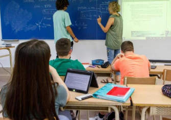 LA ESCUELA CANARIA, AL LÍMITE: MENOS RECURSOS Y UN PROFESORADO AL BORDE DEL DESGASTE