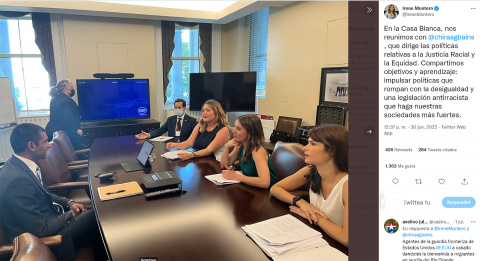 Irene Montero con miembros del Partido Demócrata, intercambiando ideas sobre las políticas del "capitalismo woke" originadas en el mundo anglosajón