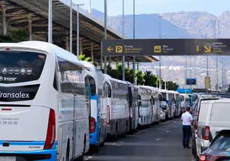 AENA MALTRATA DE FORMA TEMERARIA A CONDUCTORES Y TURISTAS EN TENERIFE