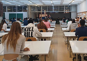 LA EDUCACIÓN SUPERIOR A LA VENTA: LAS MATRÍCULAS EN UNIVERSIDADES PRIVADAS SE DISPARAN UN 713%