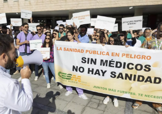 HUELGA DE MÉDICOS Y RECHAZO DE LA ENFERMERÍA: ¿LUCHA POR LA SANIDAD PÚBLICA O POR BENEFICIOS CORPORATIVOS?